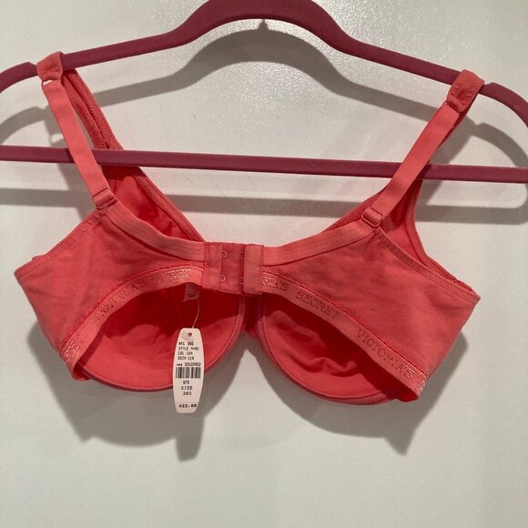 New with tags  Victoria's  Secret underwire bra Size 36D - Picture 2 of 3